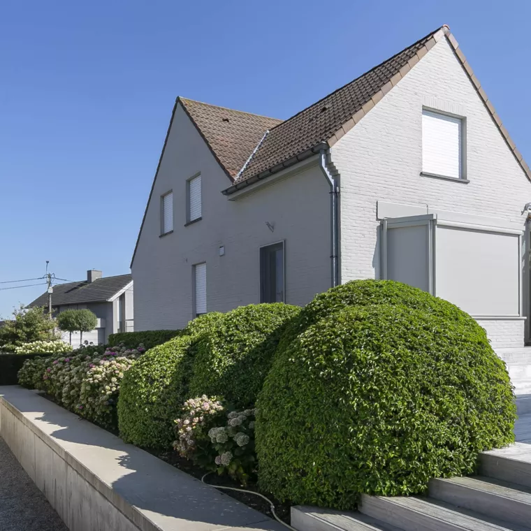 Landelijk gelegen tuin met elegante haagmassieven (8) - 